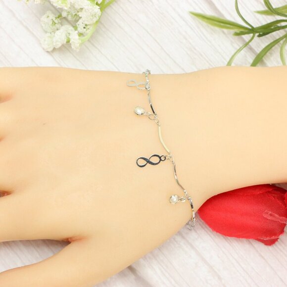 "Trendy Handmade Bracelet – A Thoughtful Gift for Girls & Women | UNVRC1017 - Picture 2 of 10